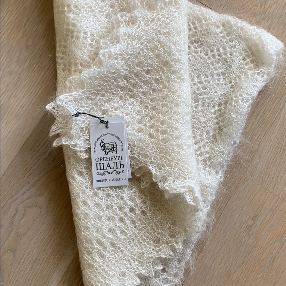 Stunning handmade Russian Orenburg Shawl, new